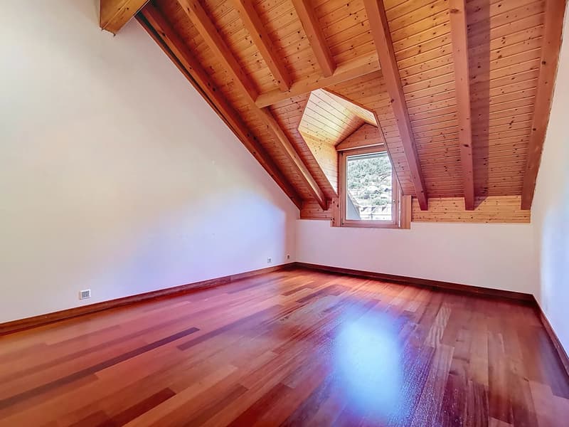 Attique de 4.5 pièces avec mezzanine (2)