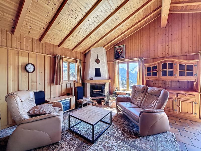 Chalet mit großem Renovierungspotenzial (2)
