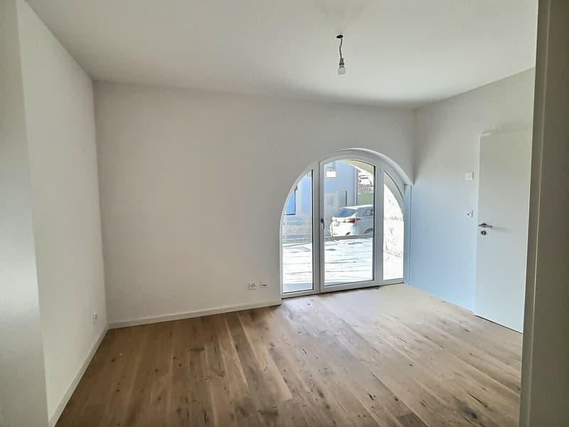 24 29 Magnifique appartement de 4.5 pièces au rez - Grande terrasse (7)