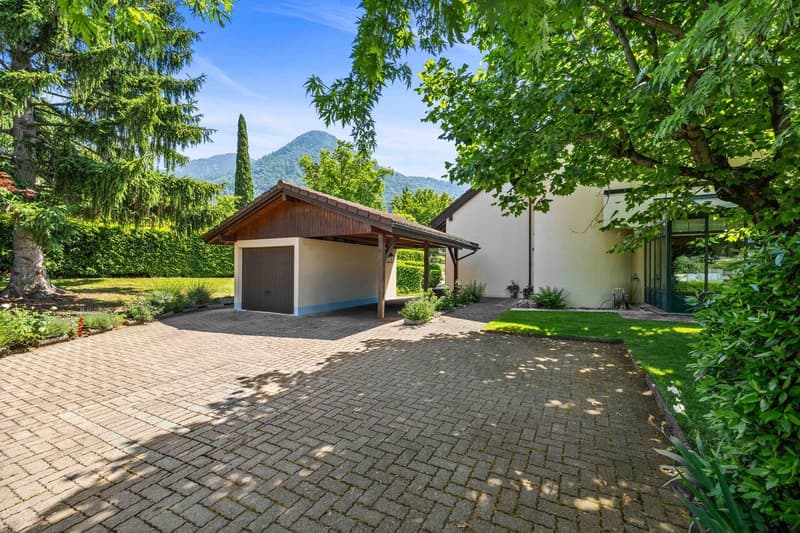 Magnifique villa jumelée avec grand jardin paysager. Coup de coeur! (5)