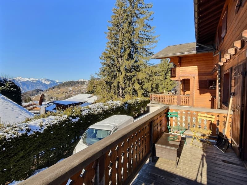 Chalet to renovate in Villars center (11)