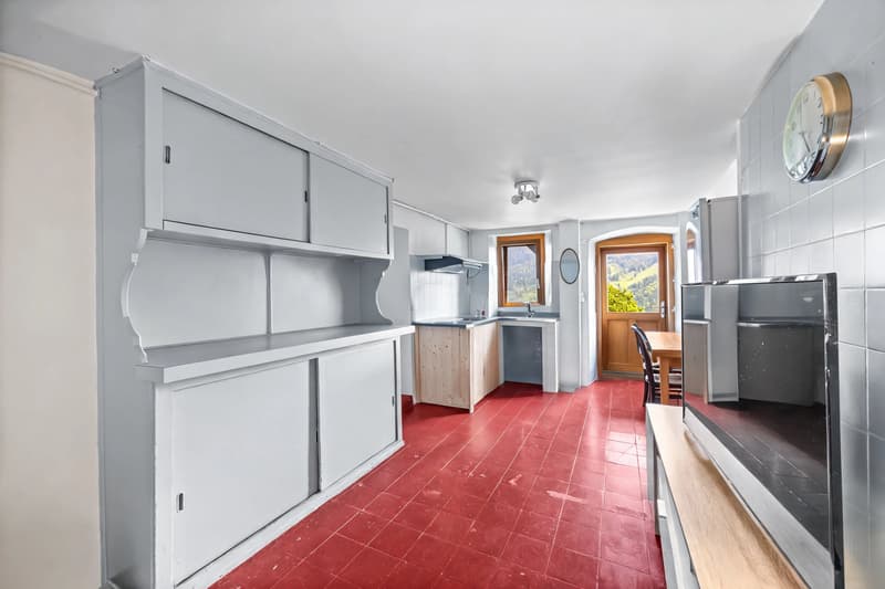 Mixed building offering various usage possibilities - To seize! (12)