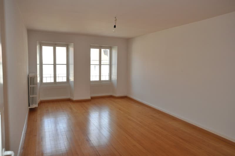 A louer spacieux appartement de 3 pièces avec cheminée à Avenches (5)