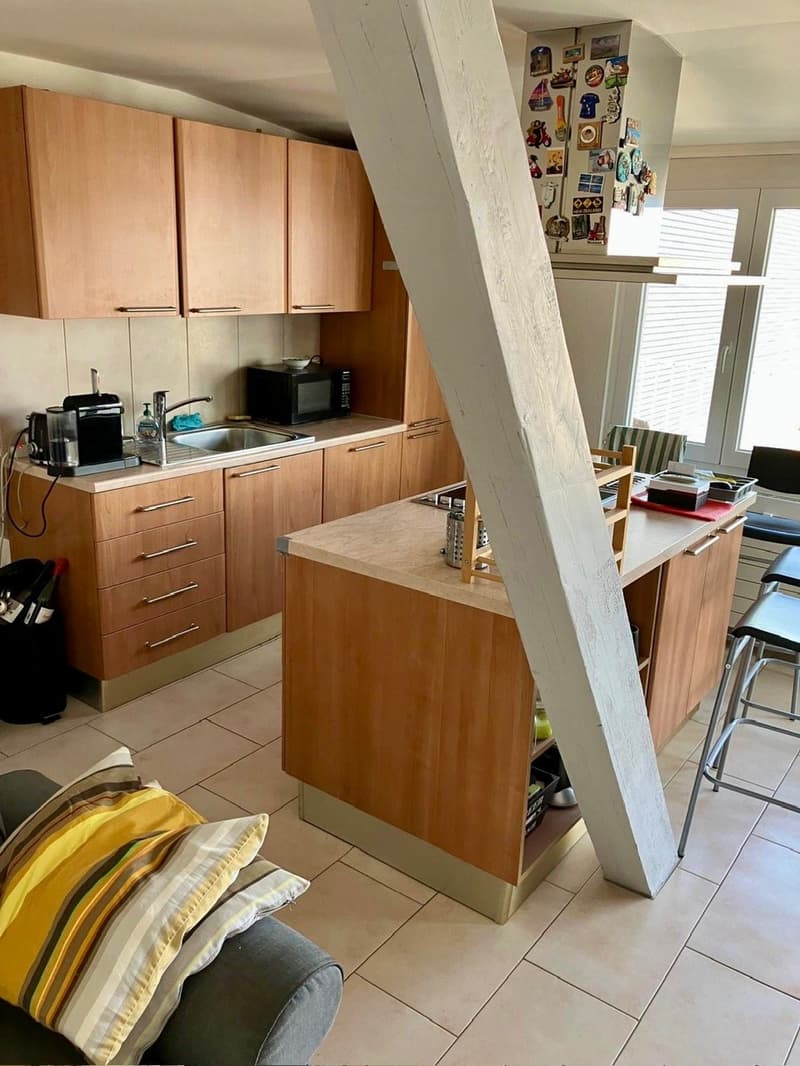 Appartement mansardé 3 pièces avec balcon à Binningen (2)