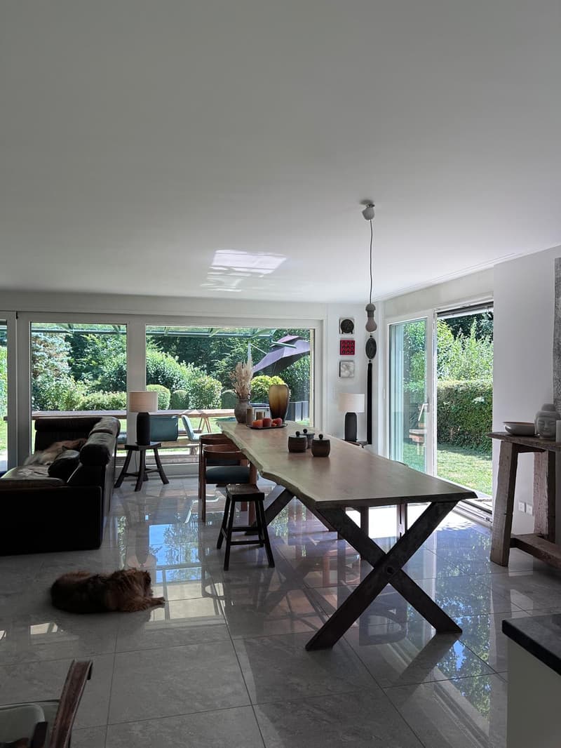 Geräumiges 6-Zimmer-Familienhaus zur Miete in Küsnacht (2)