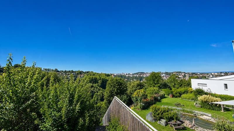 Appartement 4.5 pièces avec vue panoramique, terrasse & jardin (2)