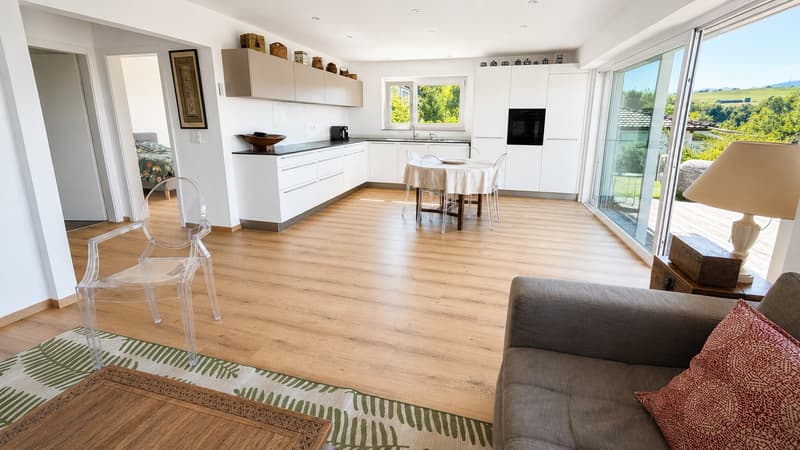 Appartement 4.5 pièces avec vue panoramique, terrasse & jardin (1)