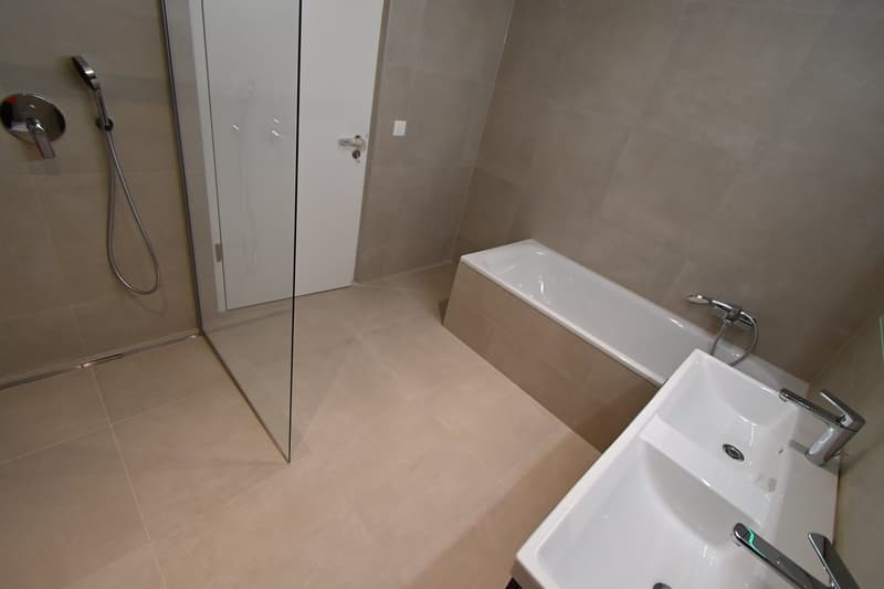 Appartement neuf de 3.5 pièces avec balcon et garage à Neuchâtel (7)