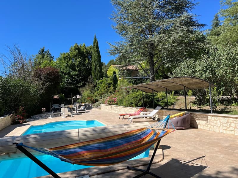 Charmante villa en pierre à Dauphin – 7 pièces avec piscine et grand terrain (6)