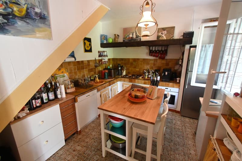 Charmante villa en pierre à Dauphin – 7 pièces avec piscine et grand terrain (11)