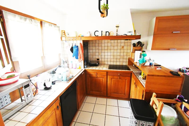 Maison bifamiliale lumineuse et calme à La Tène – disponible immédiatement (12)