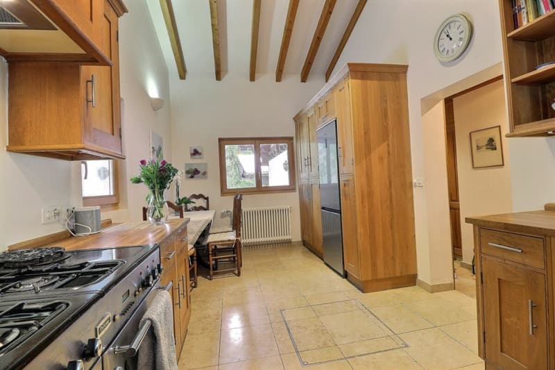 Three-story chalet in the residential complex with panoramic views of the Alps. (9)