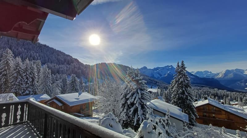 Three-story chalet in the residential complex with panoramic views of the Alps. (6)