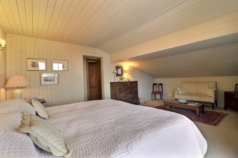 Three-story chalet in the residential complex with panoramic views of the Alps. (15)