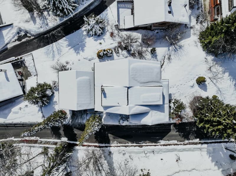 Three-story chalet in the residential complex with panoramic views of the Alps. (25)
