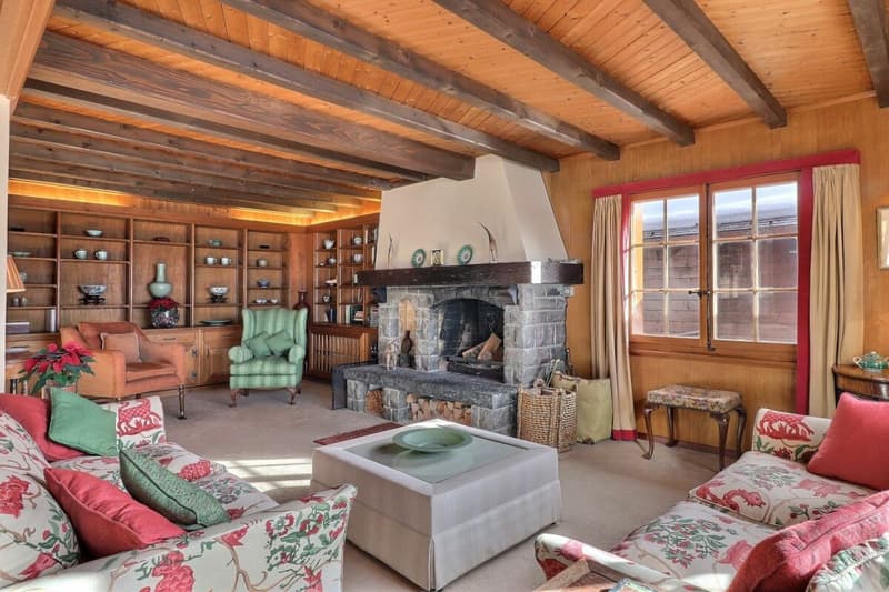Three-story chalet in the residential complex with panoramic views of the Alps. (5)