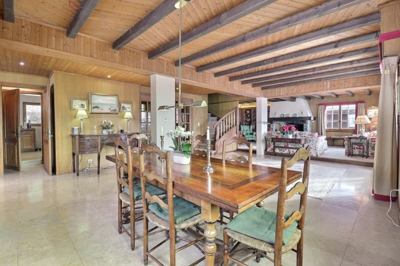 Three-story chalet in the residential complex with panoramic views of the Alps. (2)