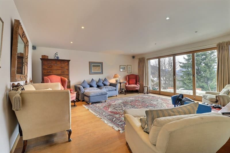 Three-story chalet in the residential complex with panoramic views of the Alps. (10)