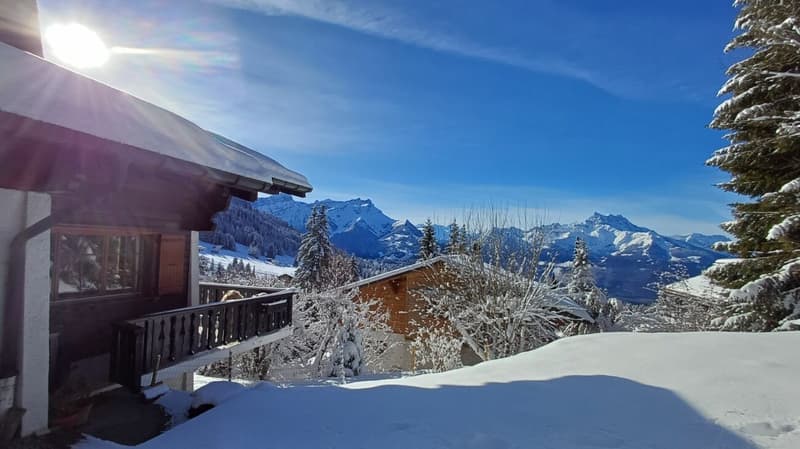 Three-story chalet in the residential complex with panoramic views of the Alps. (24)