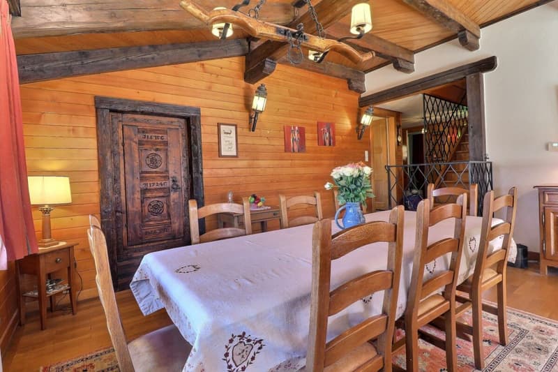 9-room chalet, close to the centre (10)