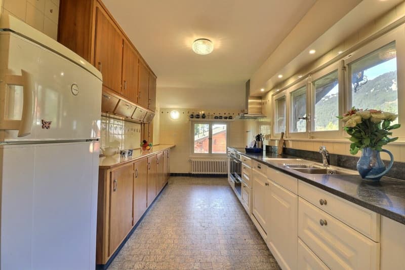 9-room chalet, close to the centre (13)