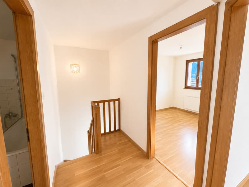 Charmanter Duplex-Wohnung mit 4.5 Zimmern im Erdgeschoss (4)