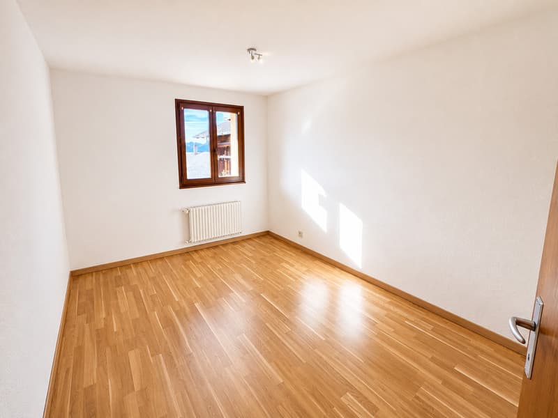 Charmanter Duplex-Wohnung mit 4.5 Zimmern im Erdgeschoss (5)