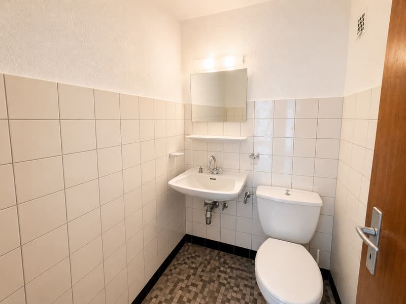 Charmanter Duplex-Wohnung mit 4.5 Zimmern im Erdgeschoss (9)