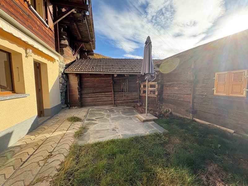 Charmanter Duplex-Wohnung mit 4.5 Zimmern im Erdgeschoss (10)