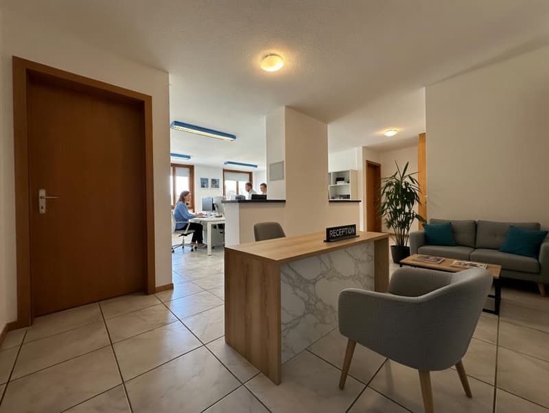 Studio / centro di cura di circa 132m2 con terrazza e giardino (5)