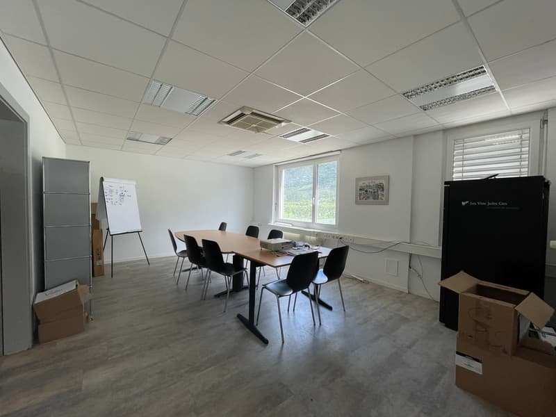 Spacieuse surface de bureau, facile d'accès - 1ER LOYER OFFERT (6)