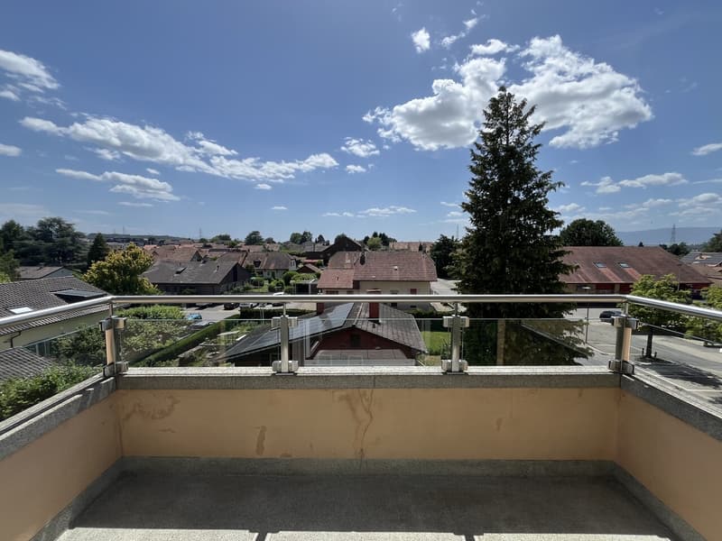 Großes 2.5-Zimmer-Apartment mit Balkon in Echallens (6)