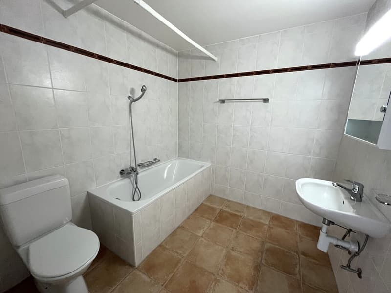 Großes 2.5-Zimmer-Apartment mit Balkon in Echallens (5)