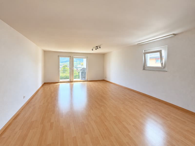 Spacieux appartement de 4.5 pièces avec balcon (1)