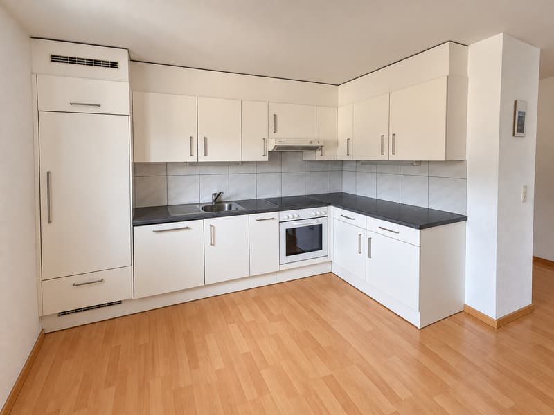 Spacieux appartement de 4.5 pièces avec balcon (2)