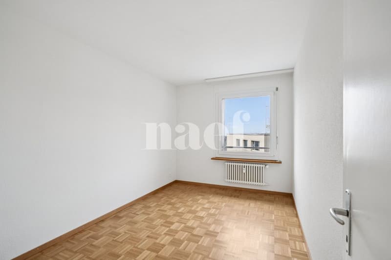 In Neuchâtel, close to Serrrières, 1 month of rent offered, 4-room apartment (7)