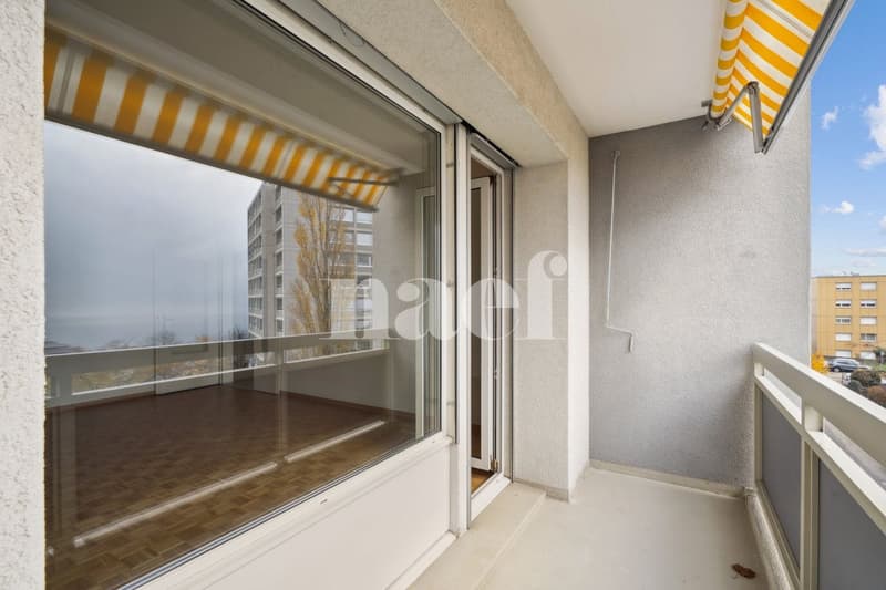 In Neuchâtel, close to Serrrières, 1 month of rent offered, 4-room apartment (2)