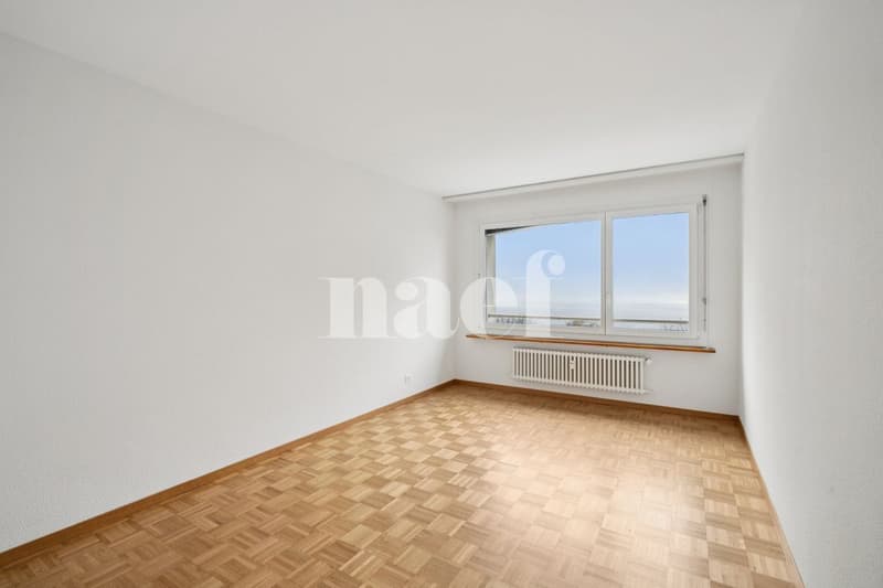 In Neuchâtel, close to Serrrières, 1 month of rent offered, 4-room apartment (5)