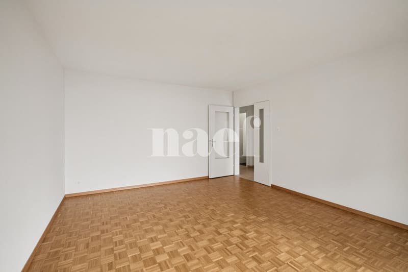 In Neuchâtel, close to Serrrières, 1 month of rent offered, 4-room apartment (4)