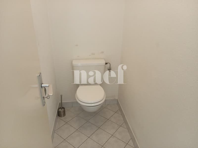 Apartment located in a quiet neighborhood, two steps from the bus stop and the primary school. (10)