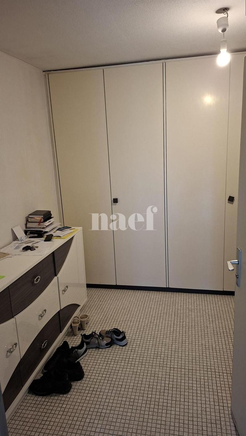 Apartment located in a quiet and green area, close to all amenities. (2)