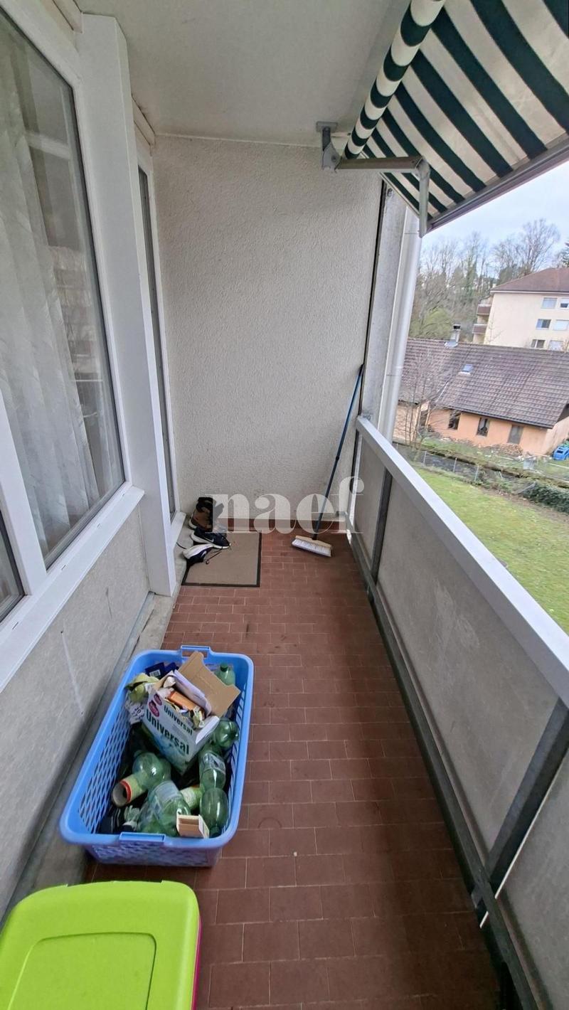 Apartment located in a quiet and green area, close to all amenities. (8)