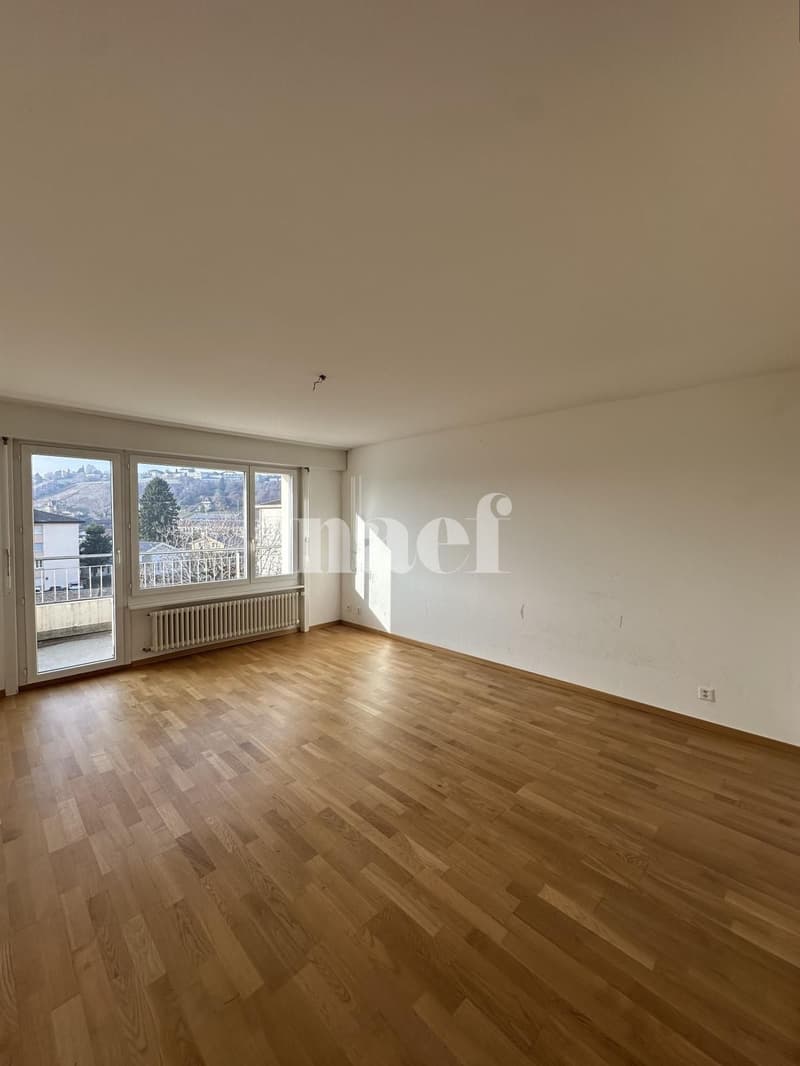 Vier-Zimmer-Wohnung mit Balkon (1)