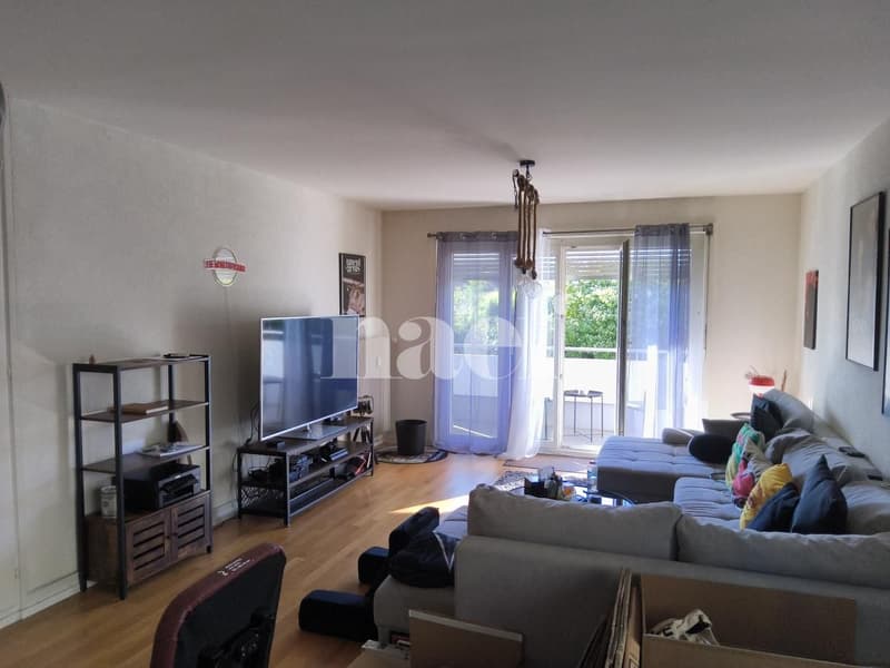 Appartamento di quattro locali al primo piano (2)