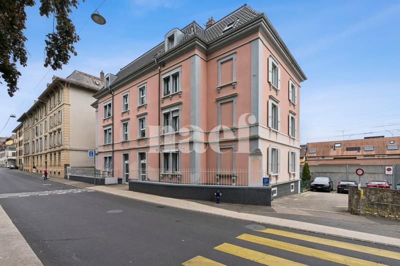 Appartamento molto grande di 3.5 locali vicino al centro (1)