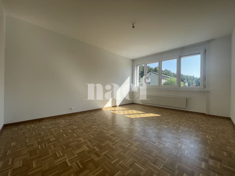 Bello appartamento di 4 locali con vista libera e balcone (5)