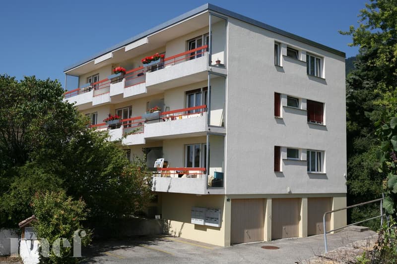Im Herzen der Weinberge, im Dorf St-Blaise (1)