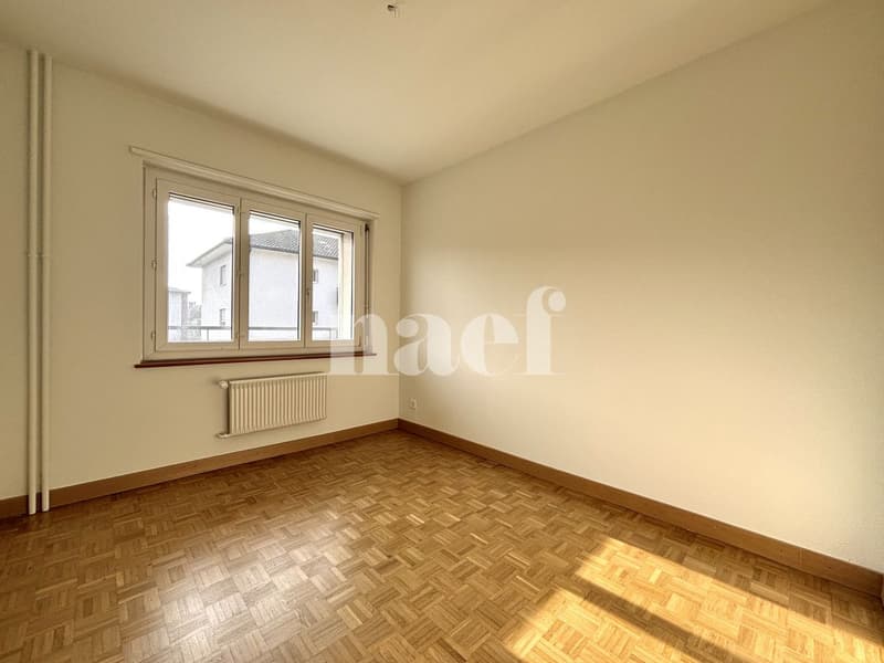 Renovated 4-room apartment with large balcony (4)