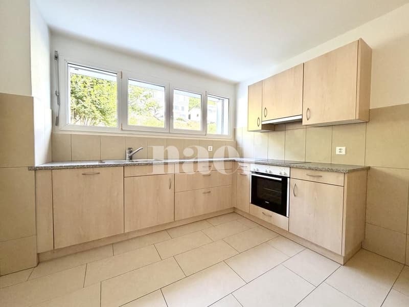 Bel appartement de 4 pièces avec vue dégagée et balcon (1)