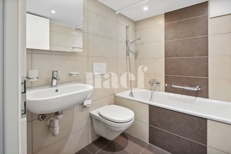 Bel appartement atypique situé au coeur de la Ville. (2)